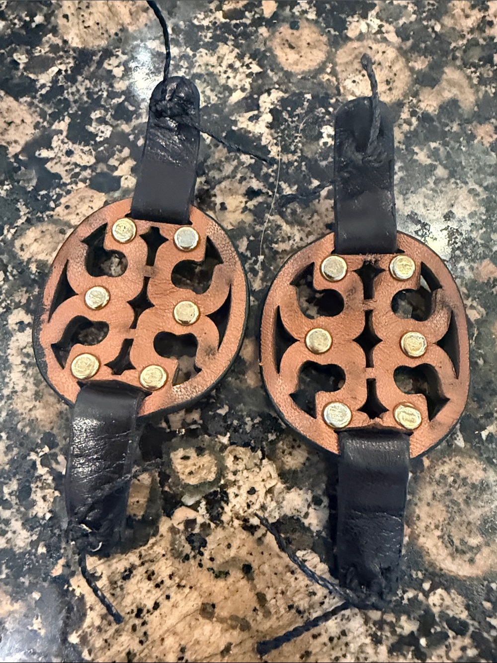 Tory Burch replacement logo hardware the pair, black and gold - Picture 4 of 5